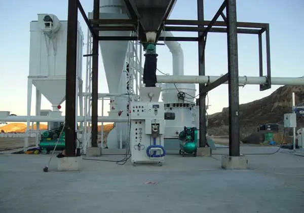 Bentonite mill